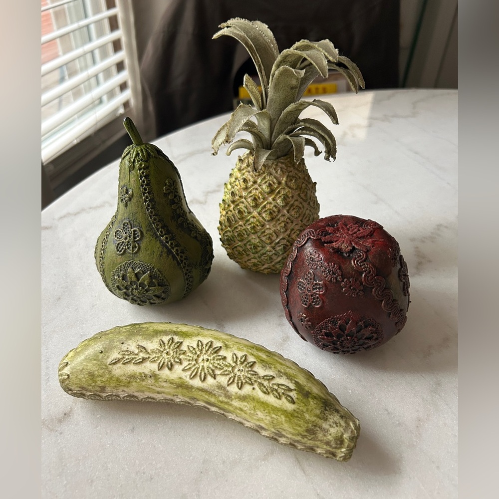 Locklin Products Decorative Pineapple Accent - Green